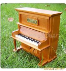 厂家供应立式木质钢琴音乐盒八音盒八音盒