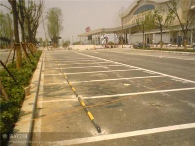 济南道路冷喷标线价格 停车场施工划线厂家